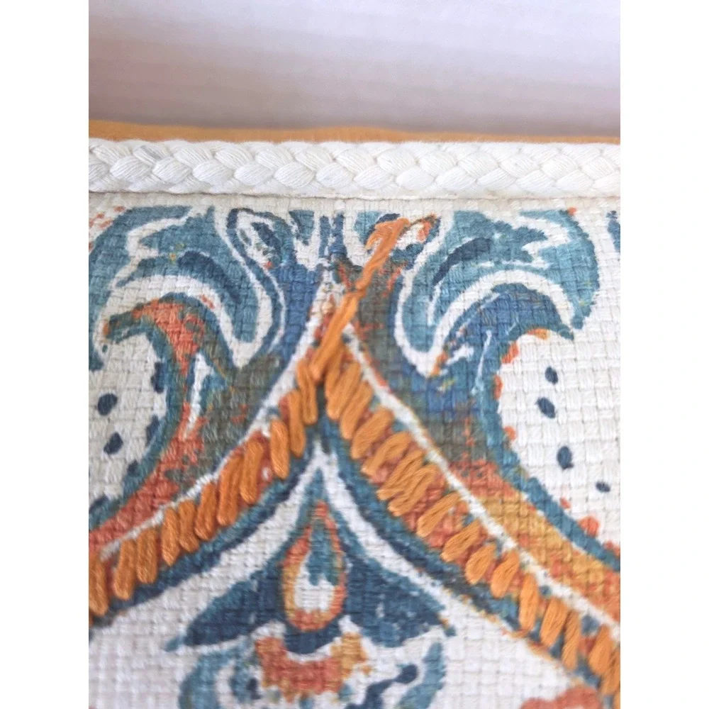 Envogue decorative throw